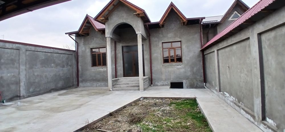 3 сотих Уй сотилади ёки бартер  олмазор 3 хона квартирага