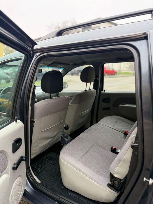 Vând Logan MCV 7 locuri 2008