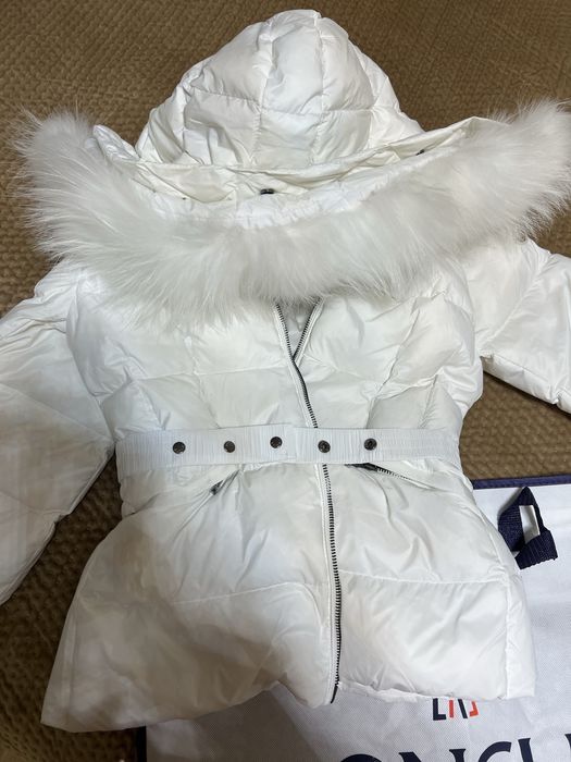 Geaca Moncler cu umplutura gasca si blana de vulpe