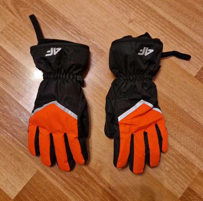 Geaca/ Manusi iarna ski Mountain Warehouse, Brugi, Levis