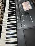 Vând orgă korg pa600