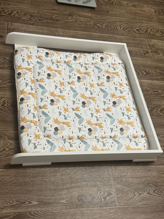 Продам пеленальную доску с непромокаемым матрасом