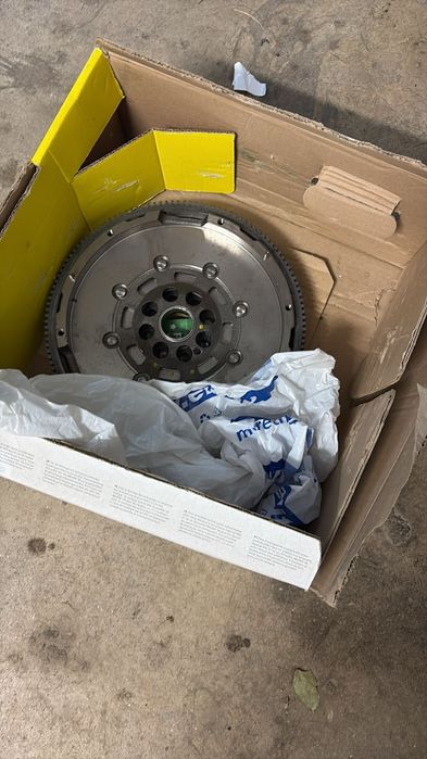Volanta cu masa dubla  pentru AUDI A3, TT ,SEAT ALTEA, ALTEA XL, LEON