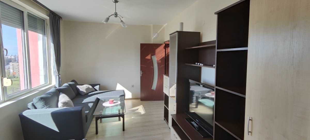 Дава се под наем Двустаен апартамент в Пловдив, Тракия - 65 кв.м за 350 € - Снимка #1