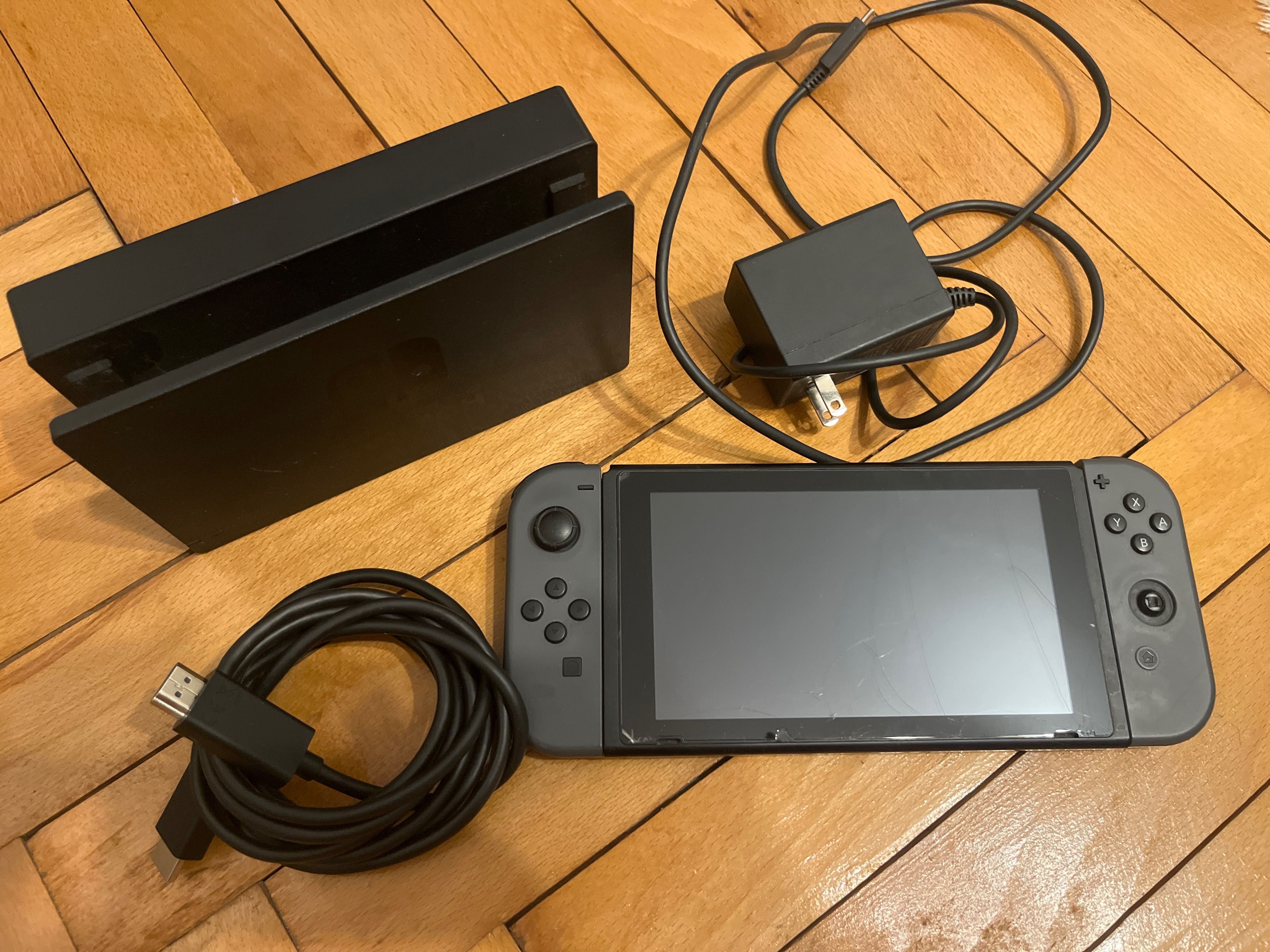 Nintedo switch functional si accesorii.