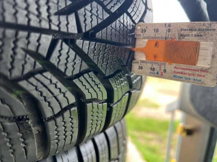 set 2 anvelope 185/65 R15 88T sh iarna Kumho 8mm cu garantie