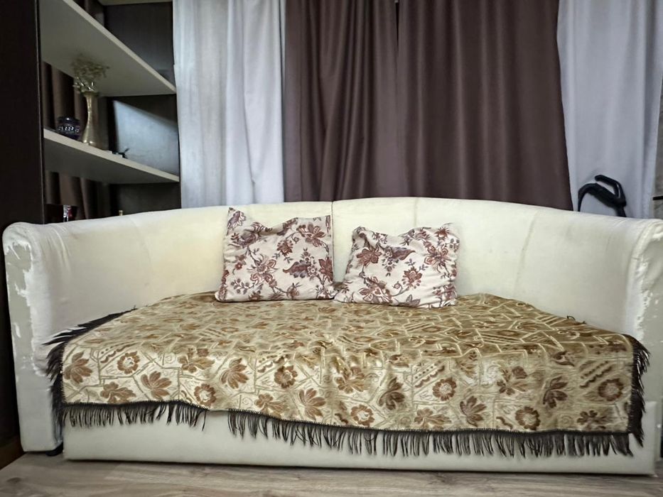 Диван  б/у Диван