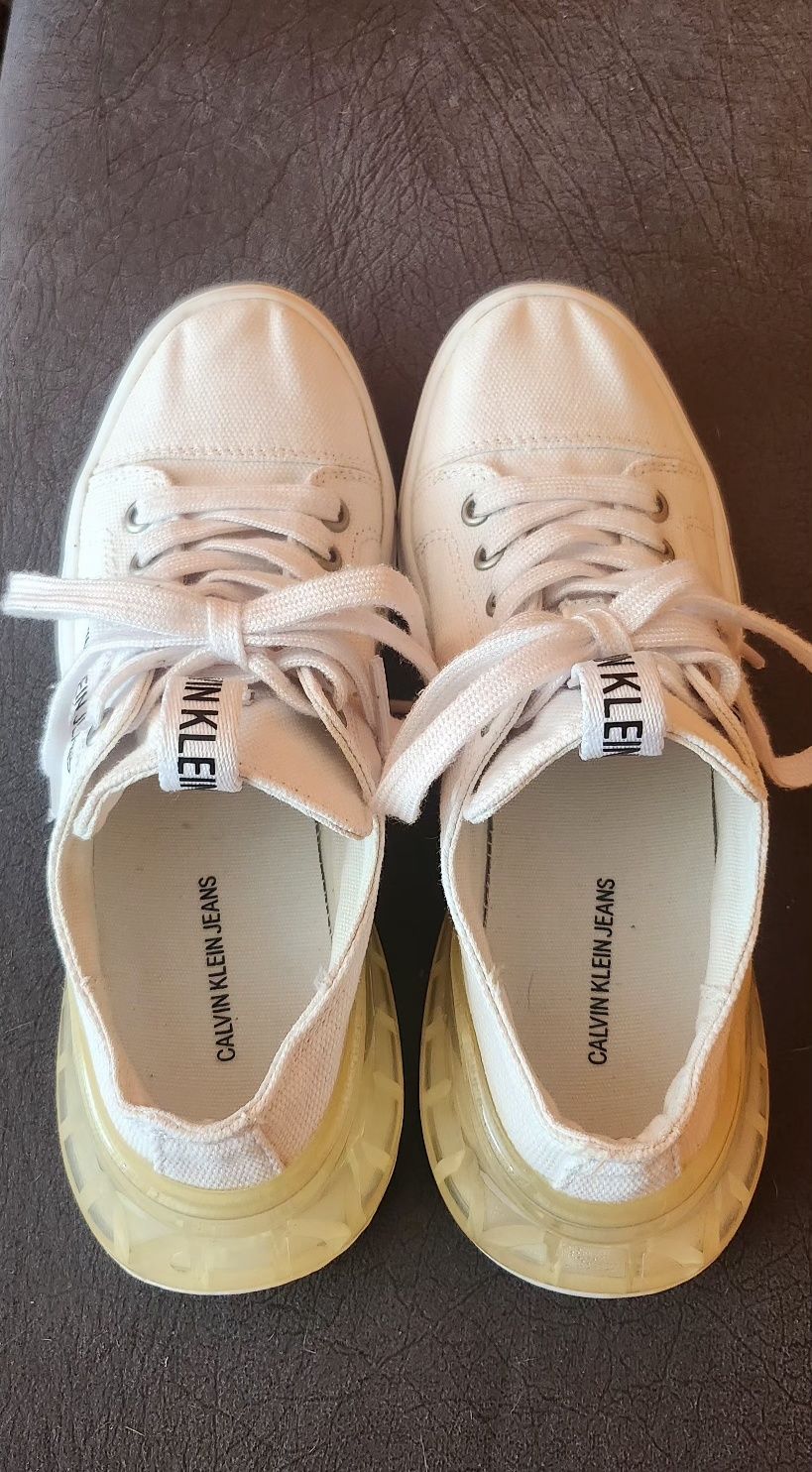 Кецове Calvin Klein Jeans B4R0765 35 Bright White