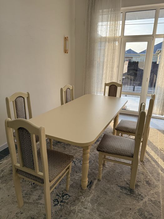 Столы и стулья ПРОДАМ