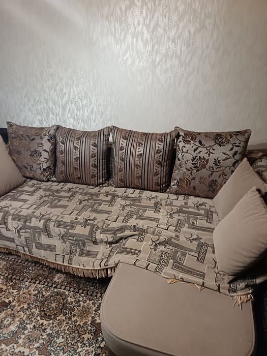 Угловой диван - кровать, кресло - кровать в комплекте