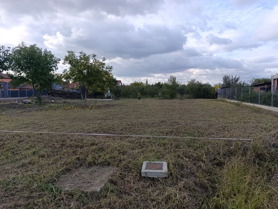 Teren excelent , suprafata generoasă, bine poziționat in Giarmata-Vii