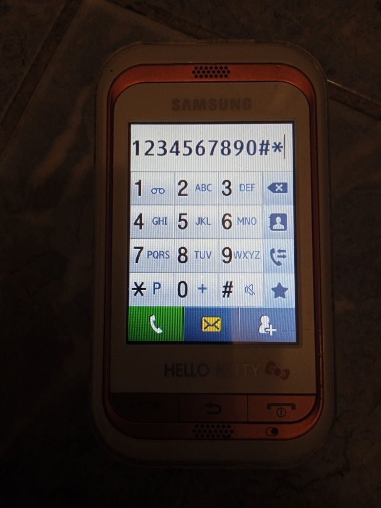 Vind sau schimb telefon ptr colectionari Samsung Hello Kitty,m