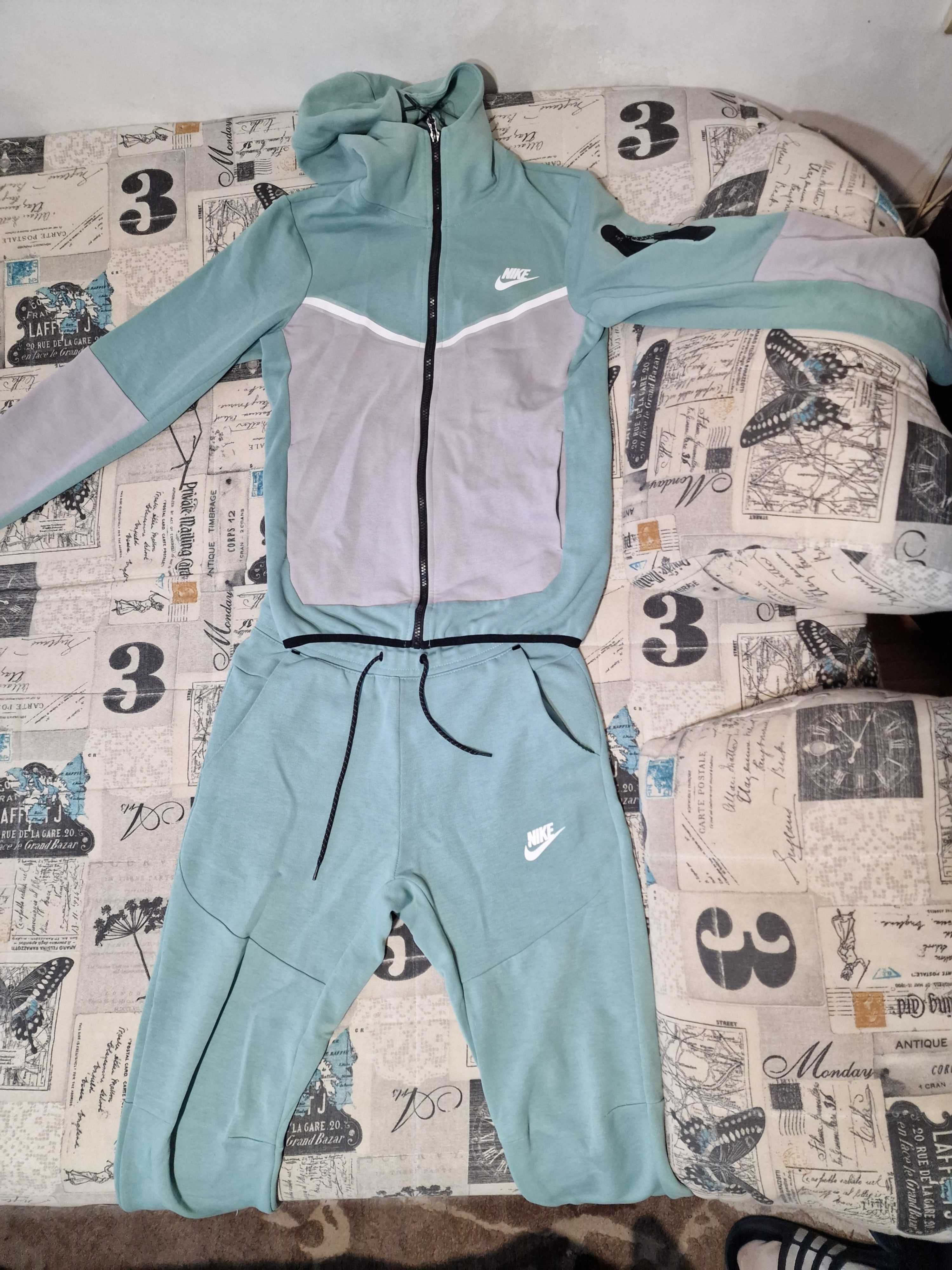 Оригинален Nike Tech Fleece екип