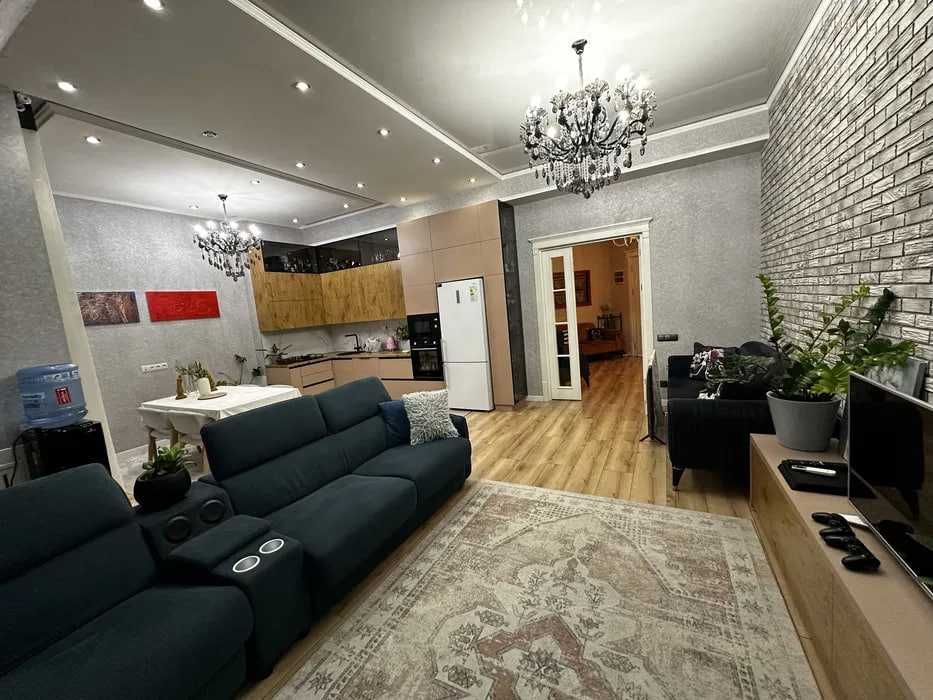 Продаётся просторная 4-комнатная квартира в клубном доме!