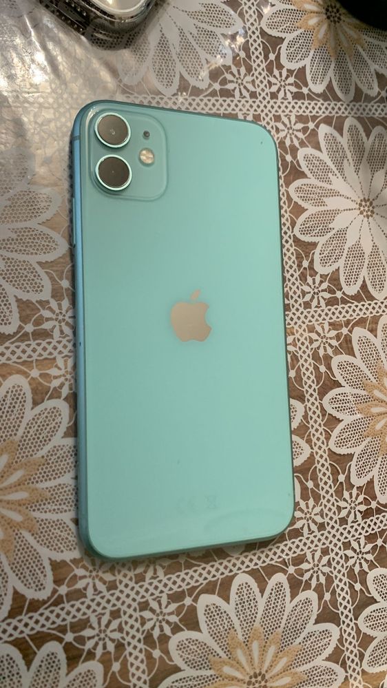 vând iPhone 11 green 64gb