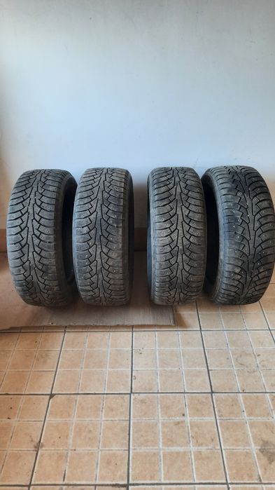 Зимние  шипованные шины  R16