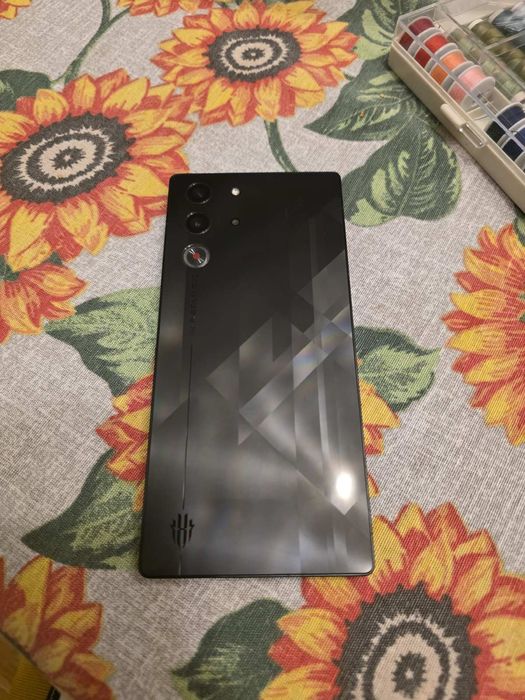 Redmagic 10 pro 12+12/256