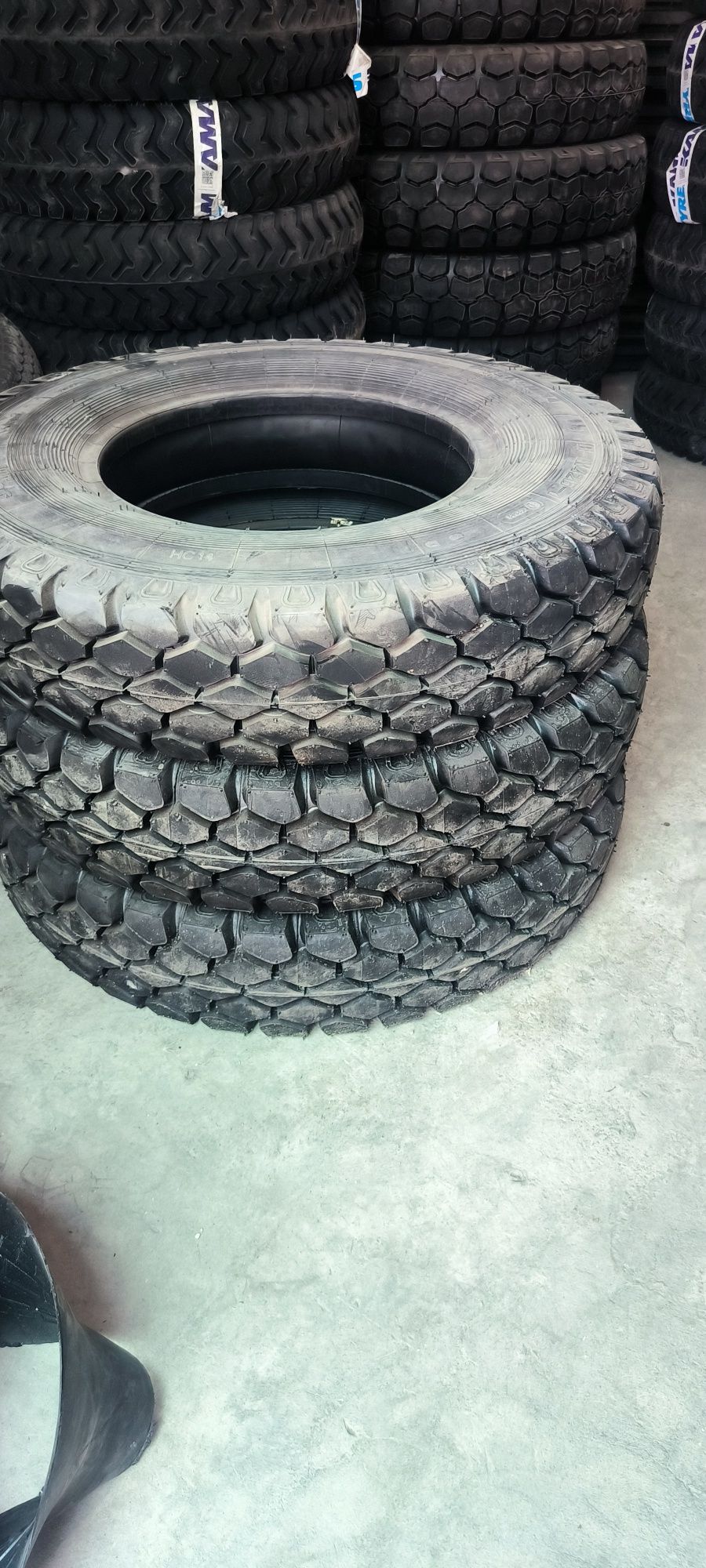 Автошина 9.00R20 Омск