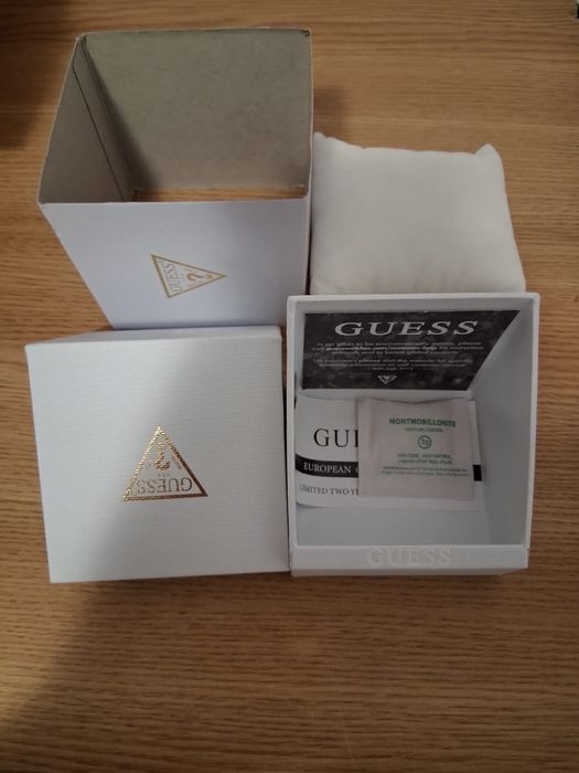 Ceas guess barbatesc