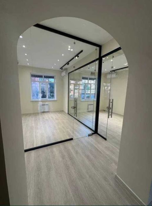 Продается нежилое помещение 138 кв.м. Чиланзар Ц квартал (2-я линия)