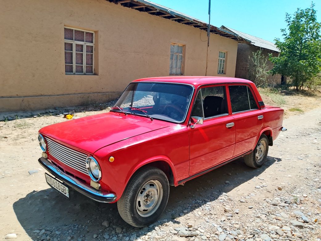 Vaz lada 2101 sotiladi