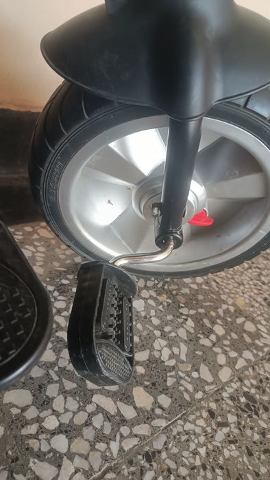 Продавам триколка марка Byox модел SCAR