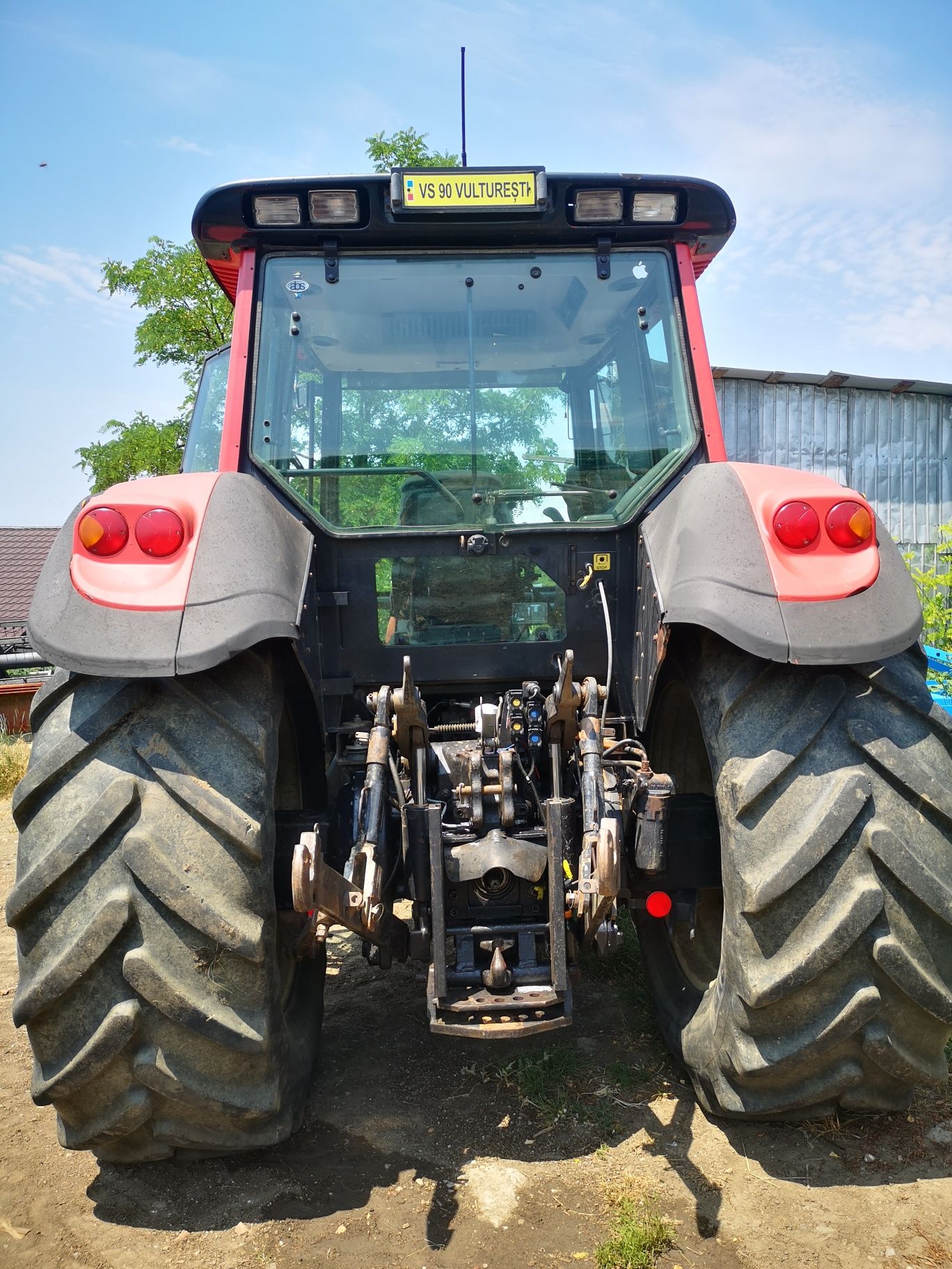 Tractor VALTRA T180