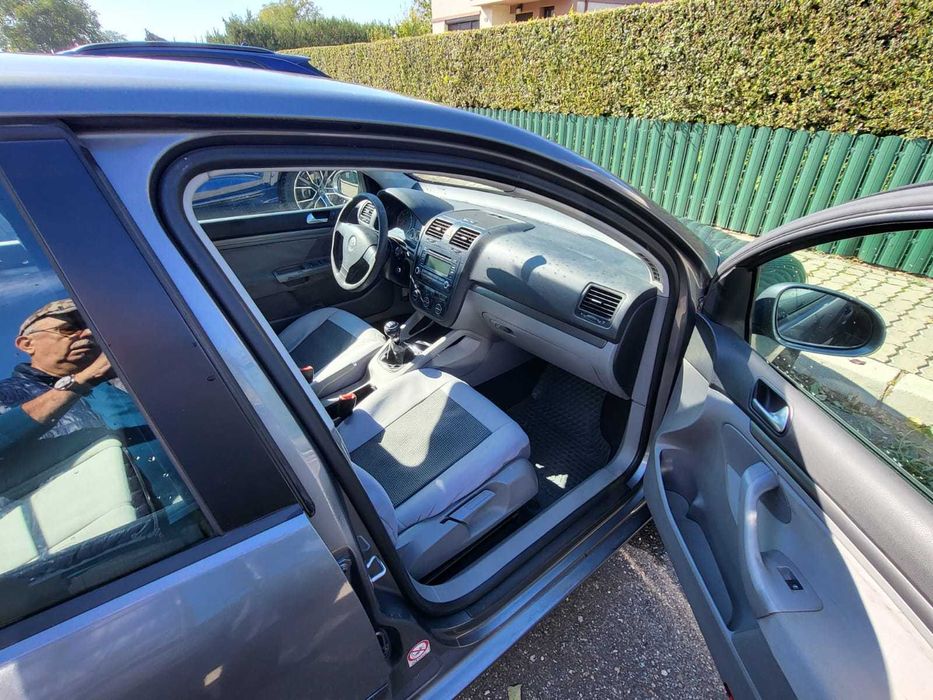 Vând autoturism  VW GOLF 5