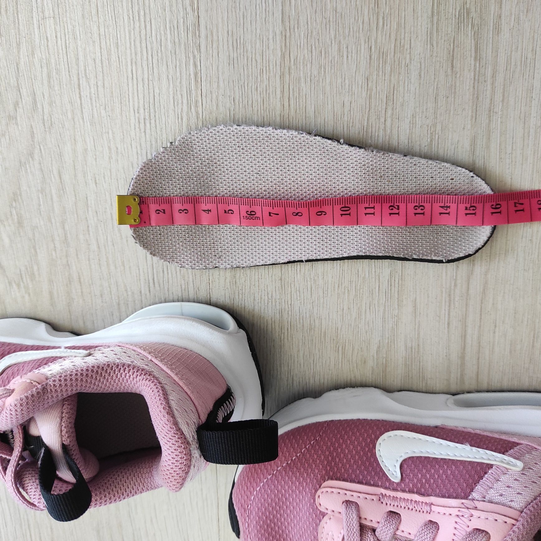 Маратонки Nike за момиче, 24 номер