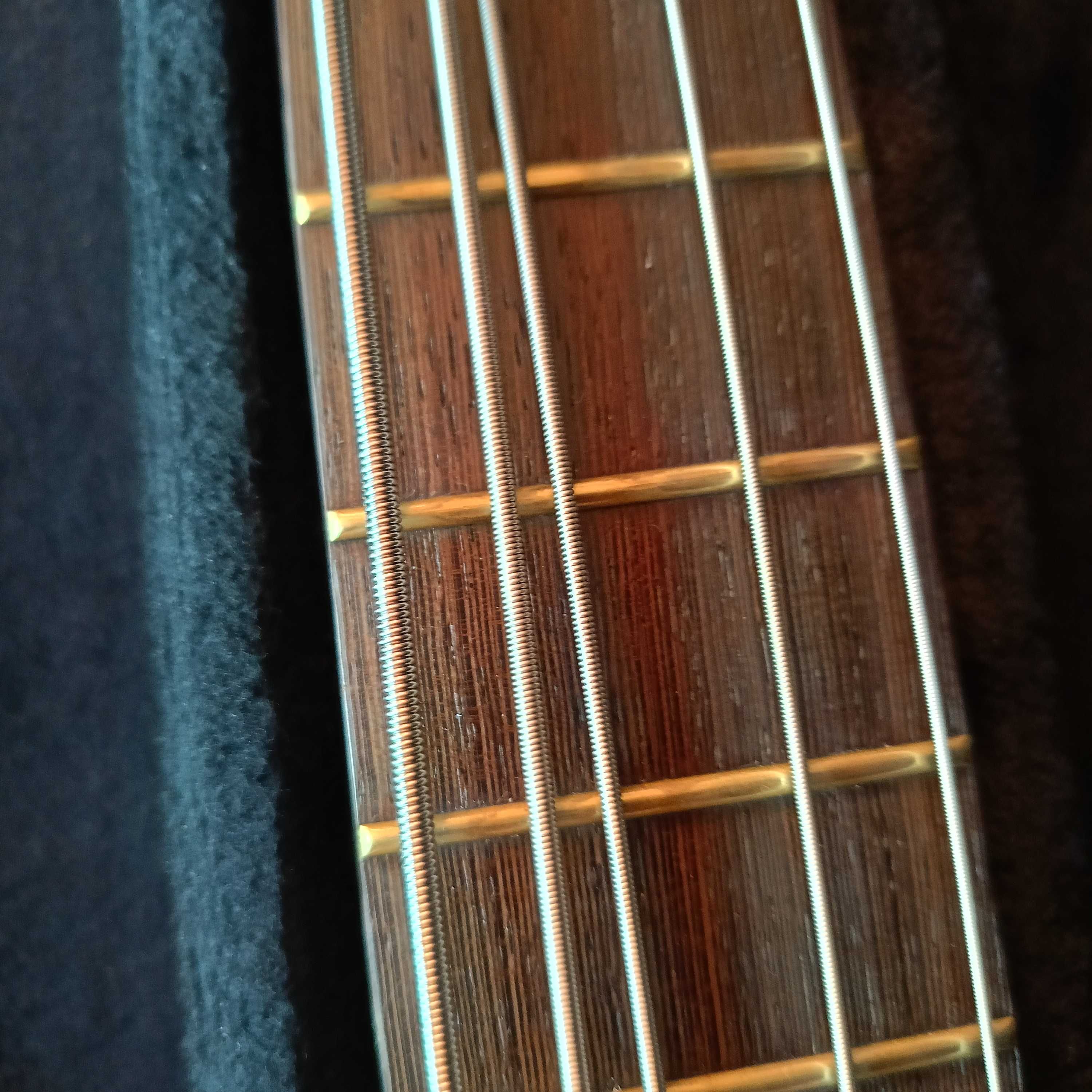 Продавам бас китара WARWICK THUMB 5 струни