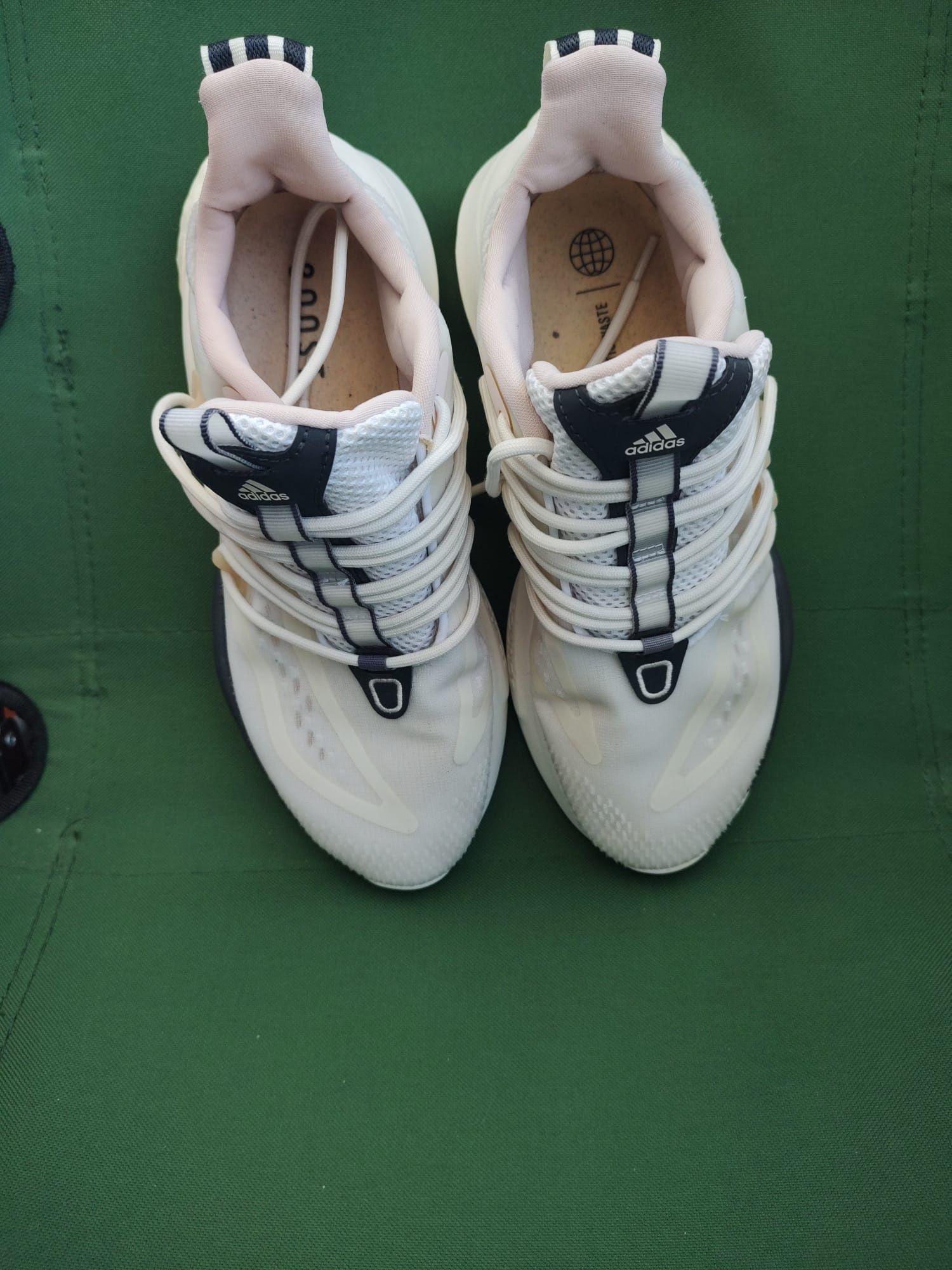 Adidași AlphaBoost V1