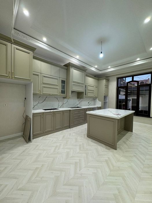 Сдаётся участок под офис Гостиница Россия