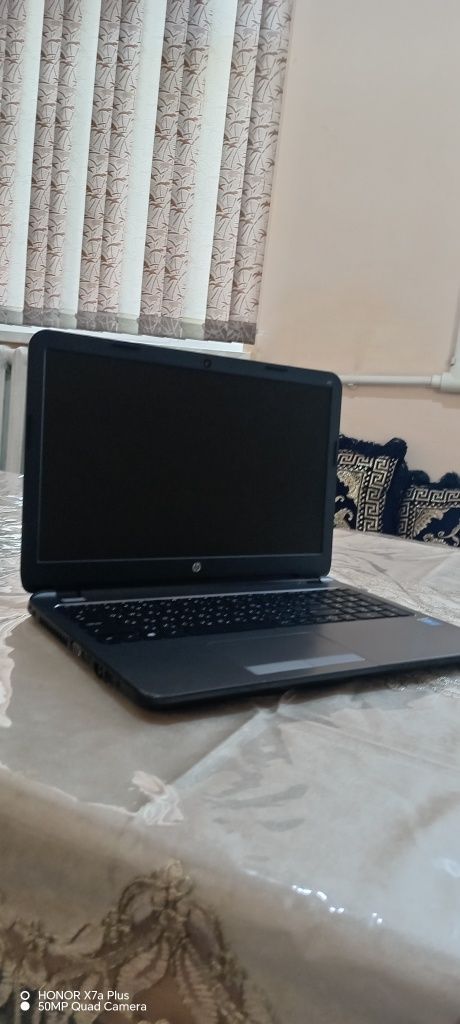 HP noutbuk sotiladi, holati ideal