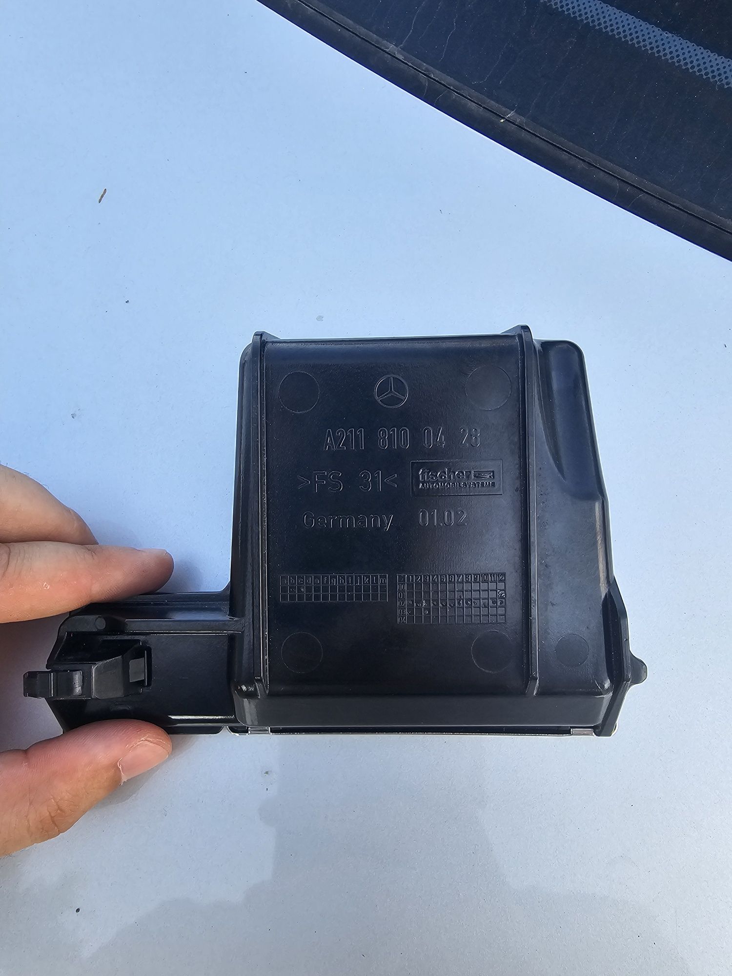 Оригинален пепелник Mercedes W211/219