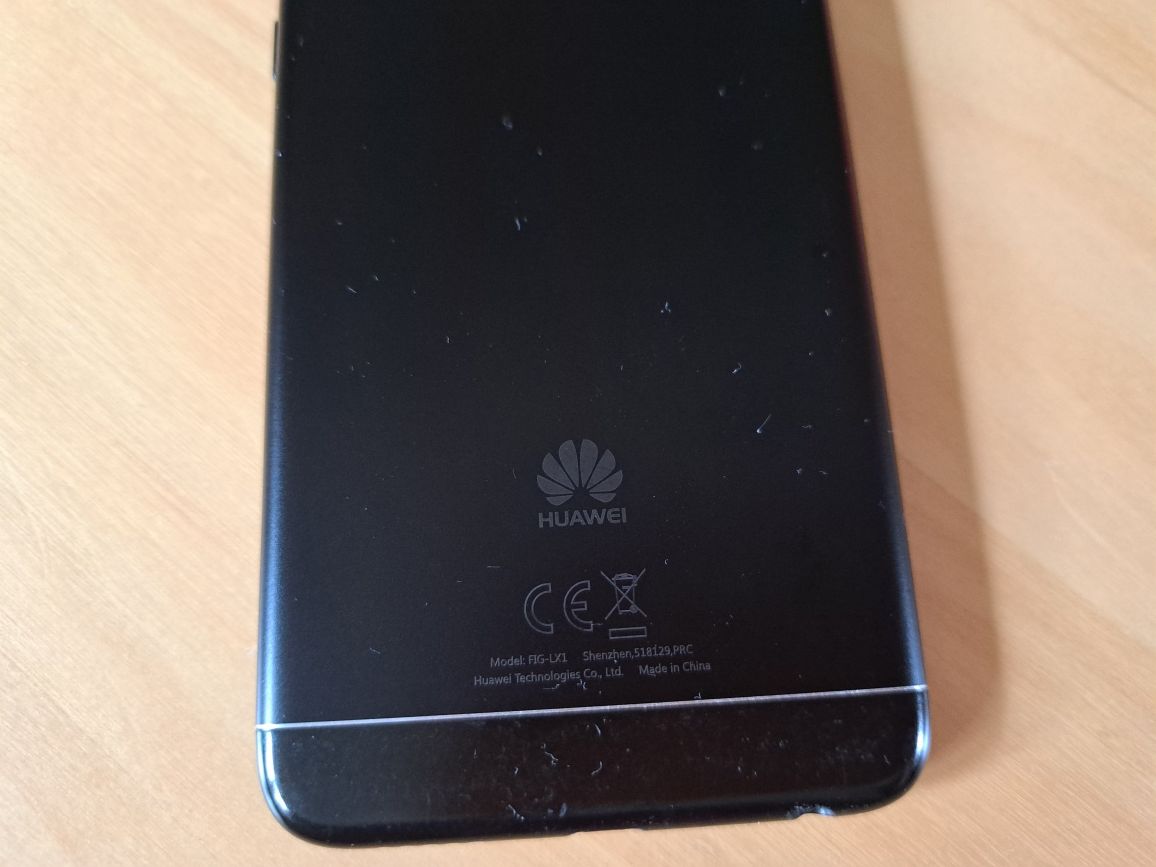 Телефон Huawei P smart 2019