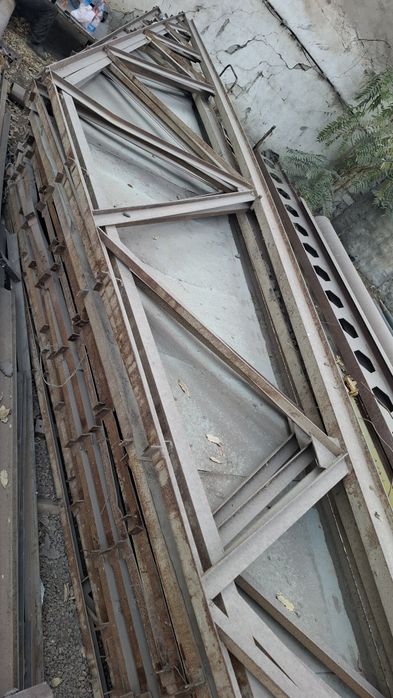 Ferma sotiladi, holati yaxshi.