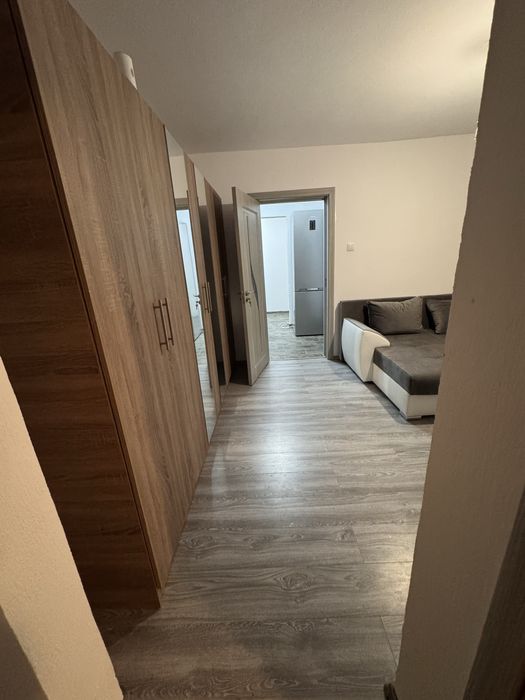 Inchiriez apartament