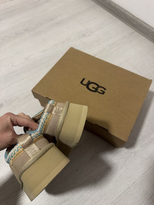 Cizme UGG Tazz II