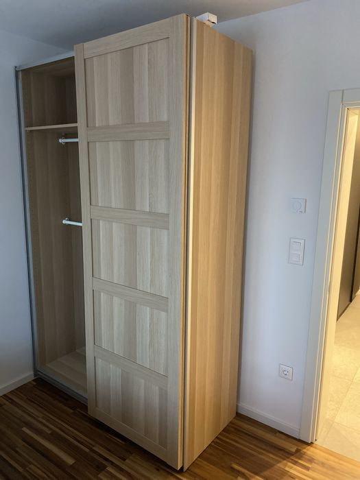 Гардероб - двукрилен с размери - 152 /65 / 240 .  С плъзгащи врати