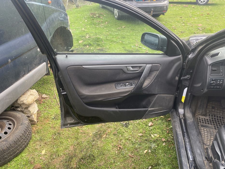 Volvo V70 2006г 2.4 140кс