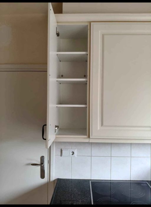 Ъглова кухня от МДФ с гранитен плот и уреди