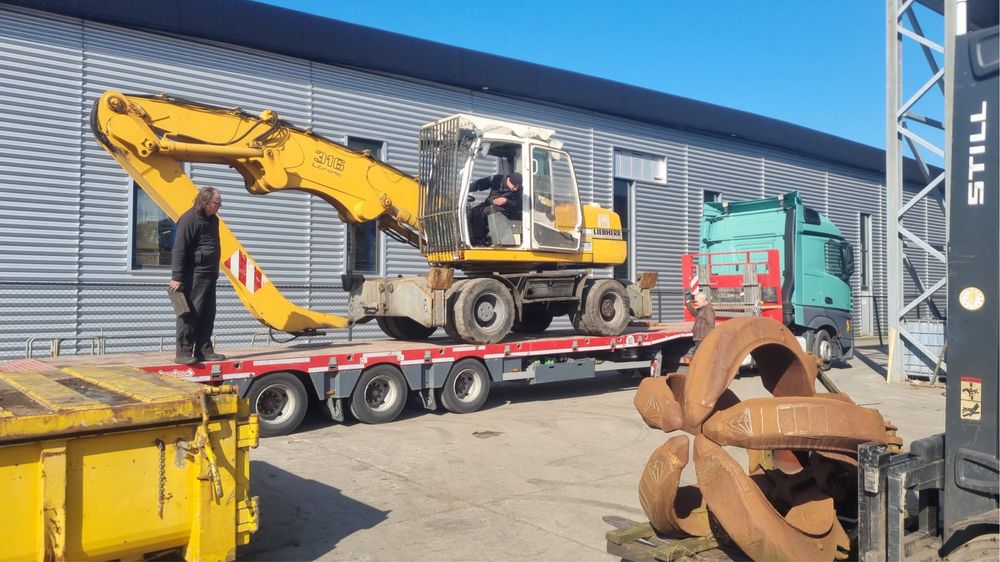 Excavator pe pneuri Liebherr A316 cu graifer – Leasing disponibil