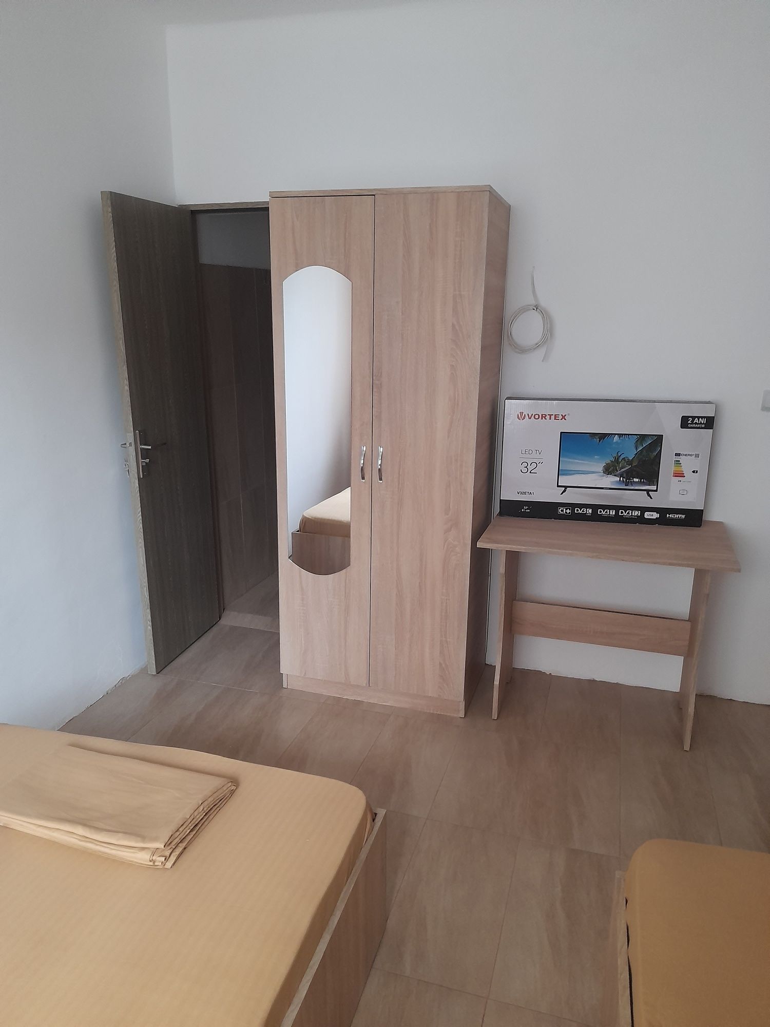 Ofer cazare în Eforie Nord la casa si curte