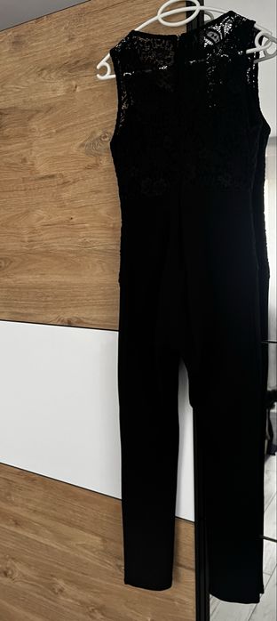 Елегантен черен гащеризон с дантела