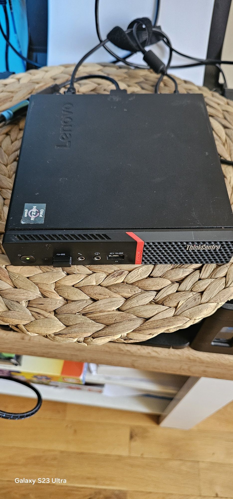Продавам 5бр мини компютър Lenovo
Lenovo Thinkcentre