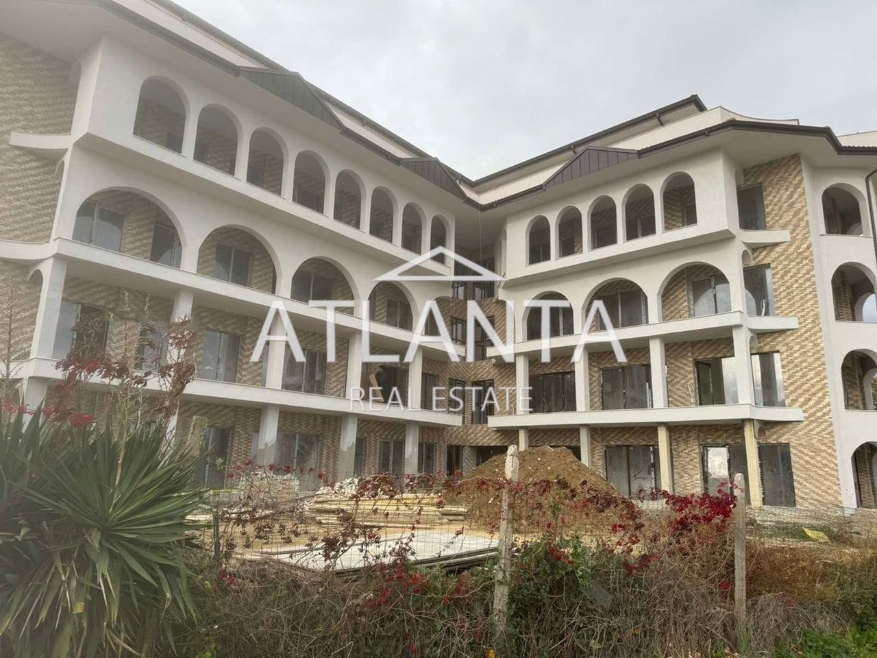 Продава се Двустаен апартамент в Бяла - 63 кв.м за 985 €/кв.м - Снимка #4