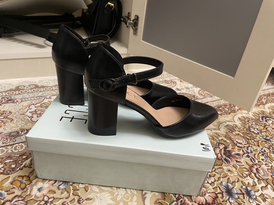 Продам туфли новые