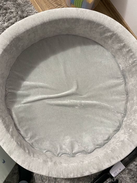 Piscina cu bile , Material Catifelat