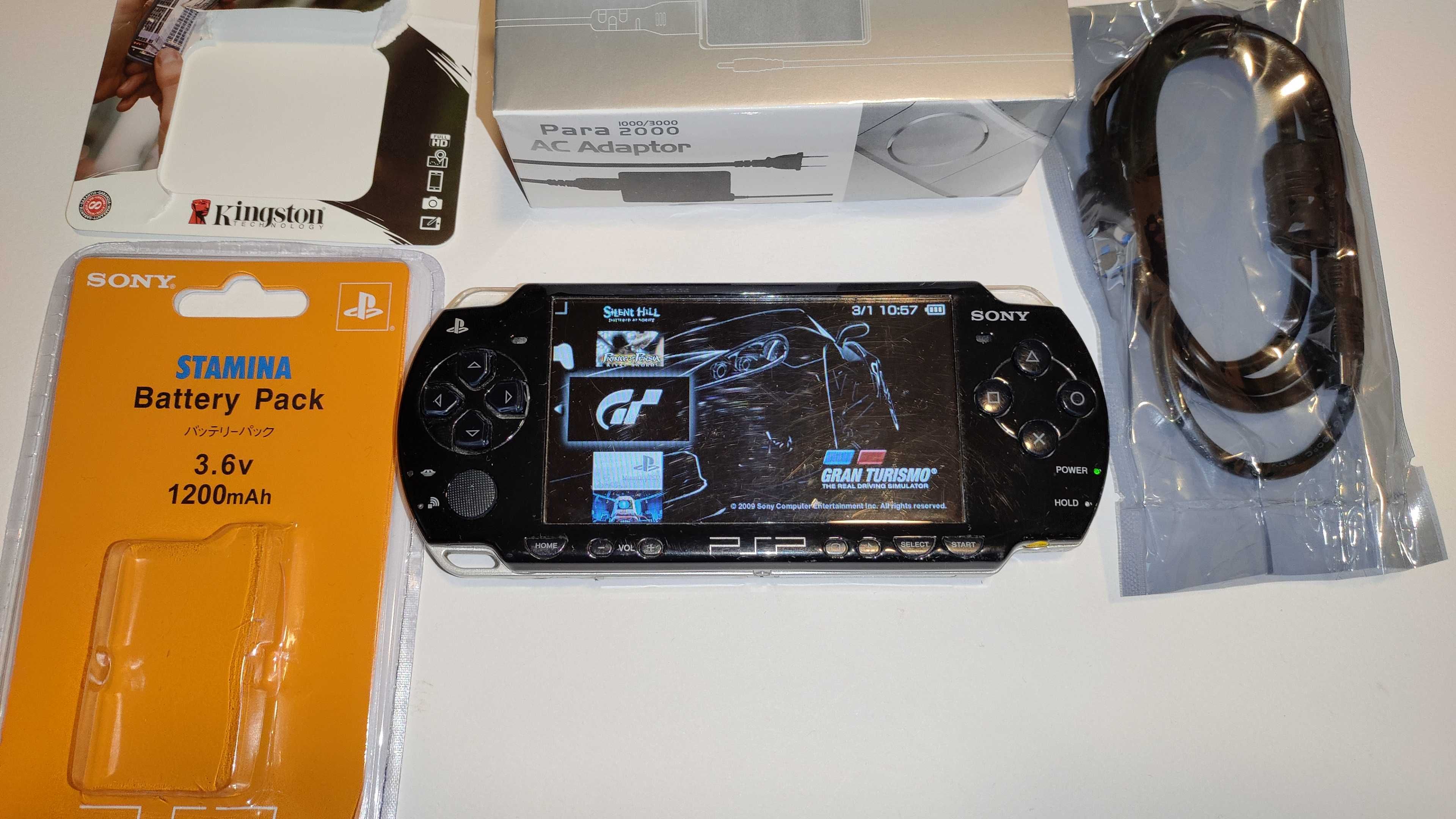 Хакната ПСП 2000 PSP Конзола PSP 32 гб мемори карта и 100 игри