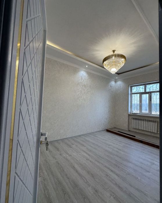 Bek baraka bozori oldida kvartira sotiladi 2xona